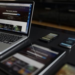 Création de site internet responsive – aperçu du design sur ordinateur et smartphones